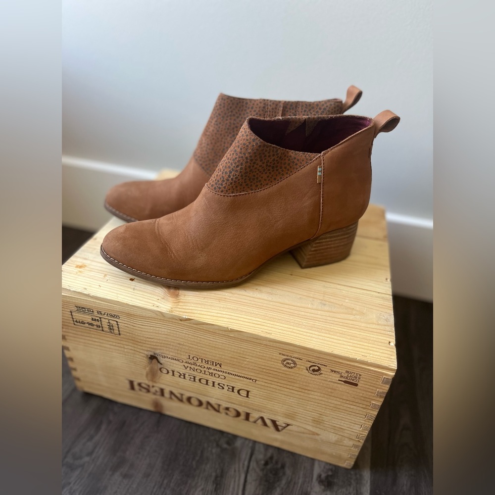 Women’s TOMS